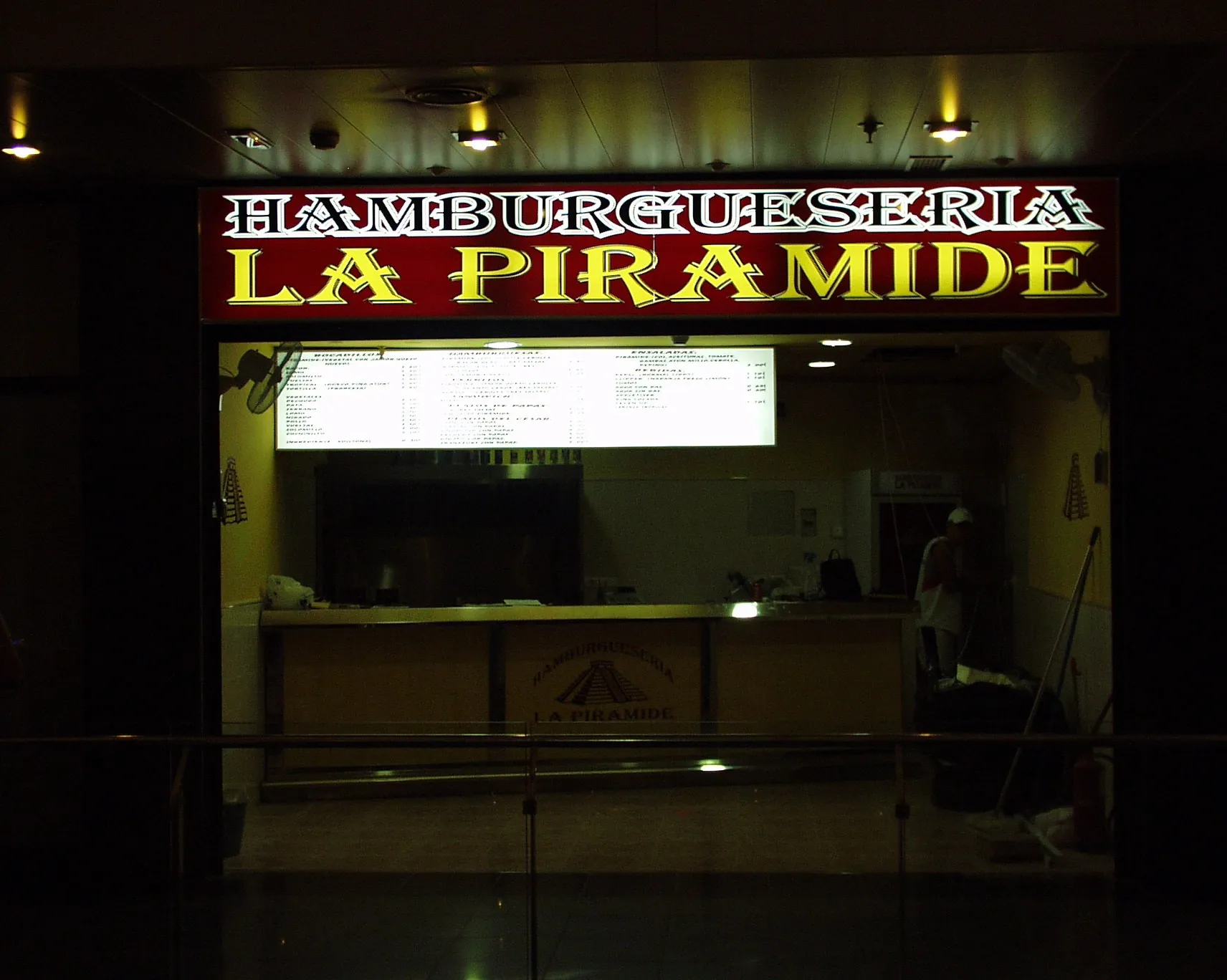 Imagen de un luminosos creado e instalado por Luminosos Canarias