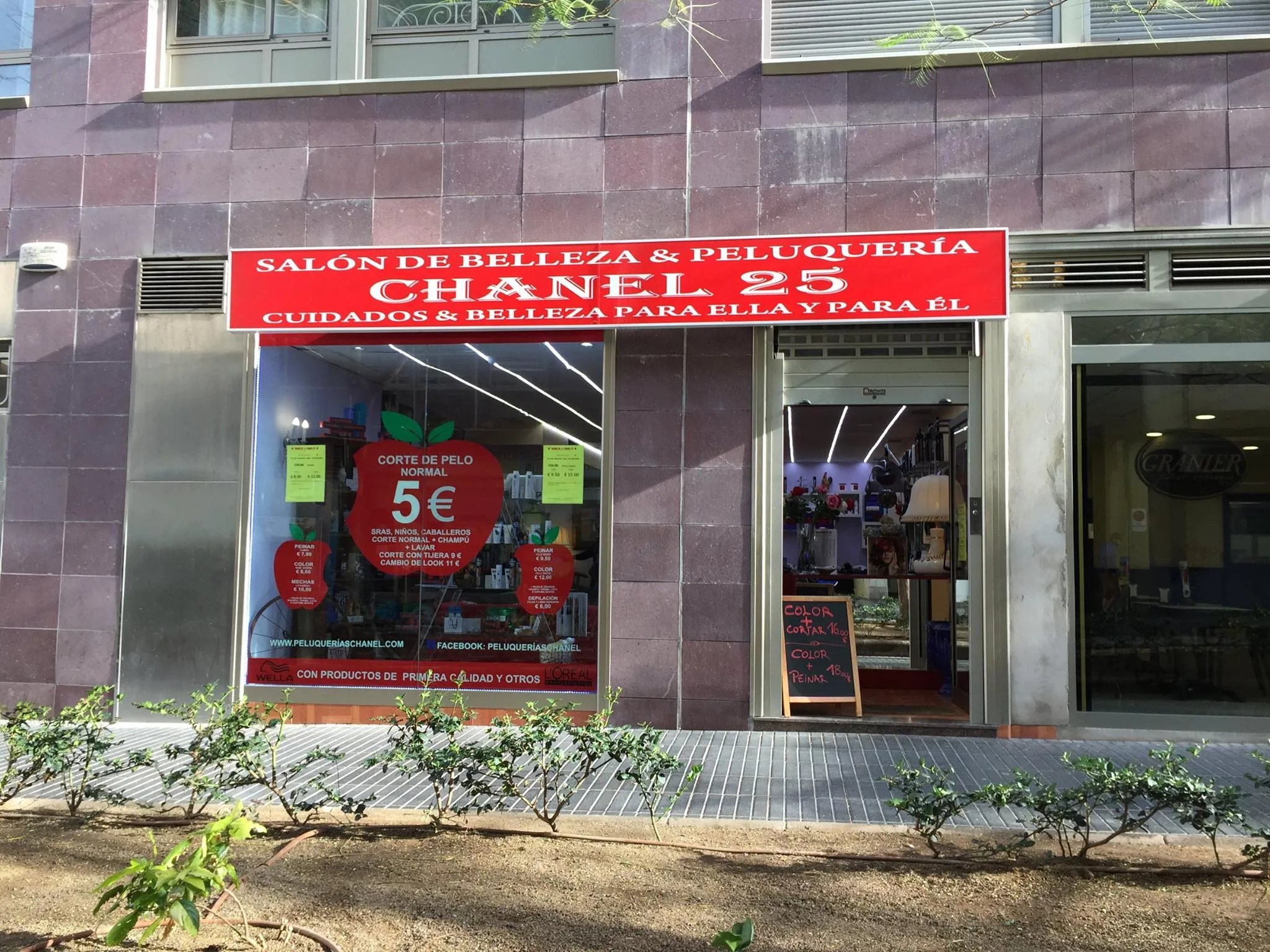 Imagen de un luminosos creado e instalado por Luminosos Canarias