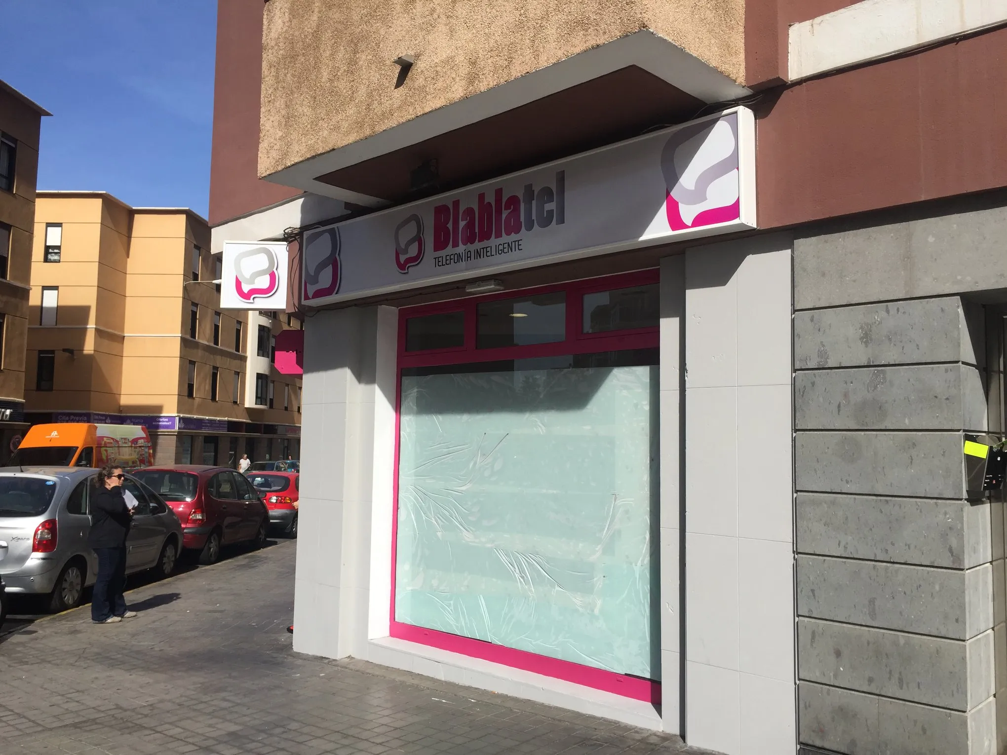 Imagen de un luminosos creado e instalado por Luminosos Canarias