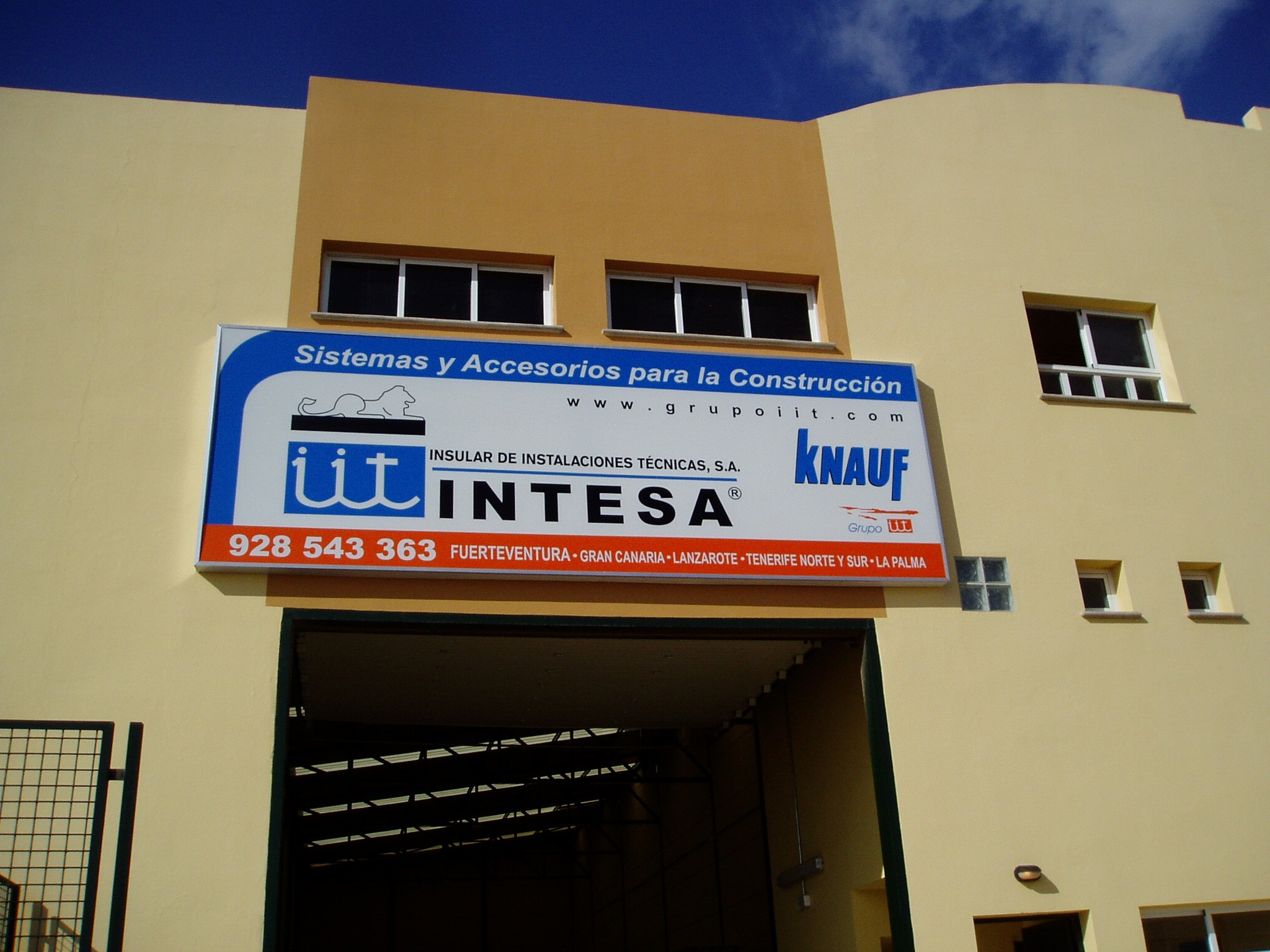 Imagen de un rótulo creado por Luminosos Canarias